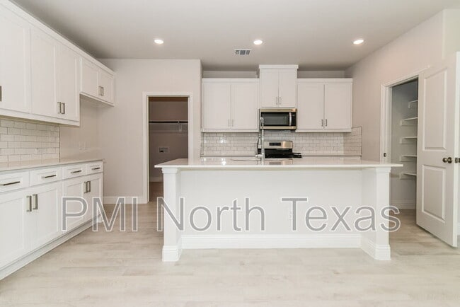 Building Photo - 3104 Cordelia Dr