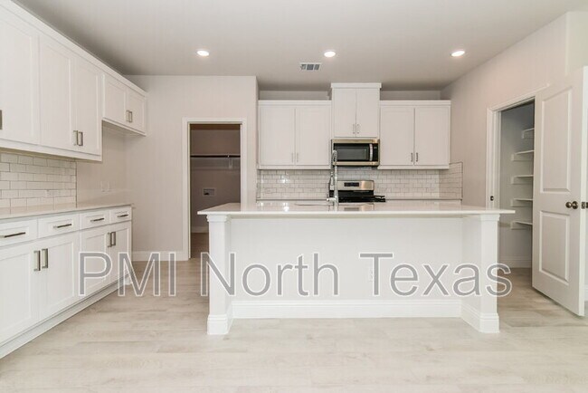 Foto del edificio - 3104 Cordelia Dr