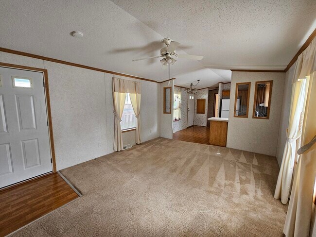 Building Photo - 20 Kris Ann Dr