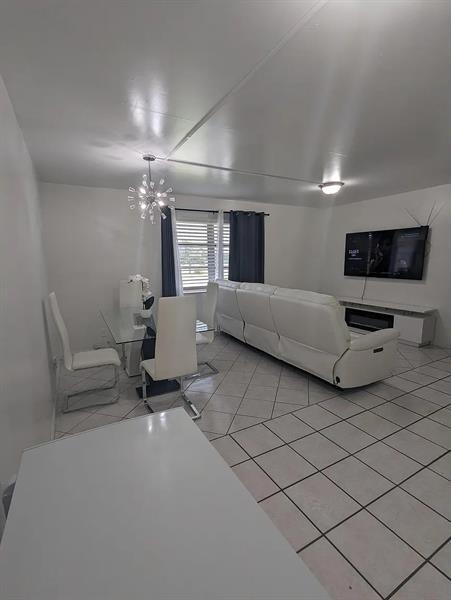 Foto principal - 6051 SW 41st St