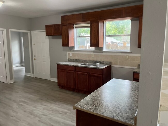 Building Photo - Remodeled 4/2 Home For Rent