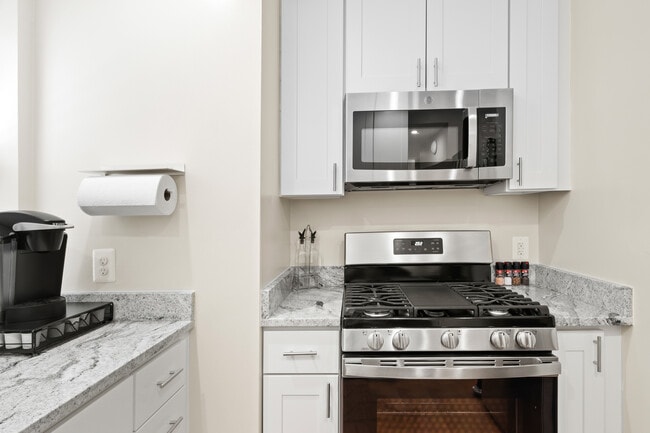 Unit 1 Kitchen - 2010 10th St NW