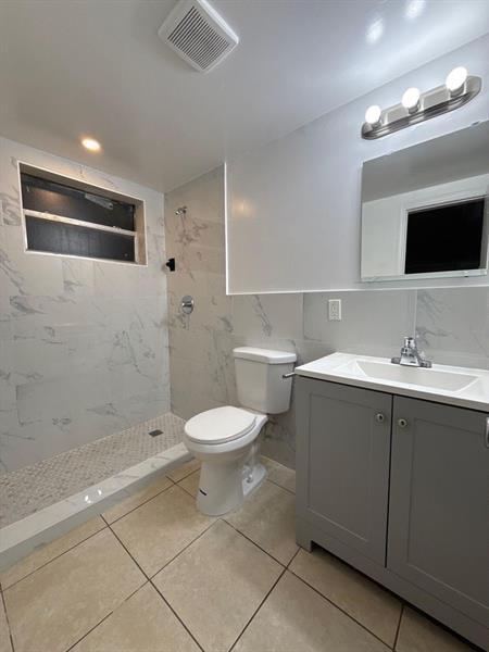 Building Photo - 471 Sunshine Dr