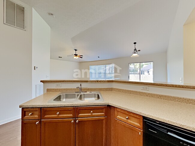 Foto del edificio - 2336 Hockett Dr