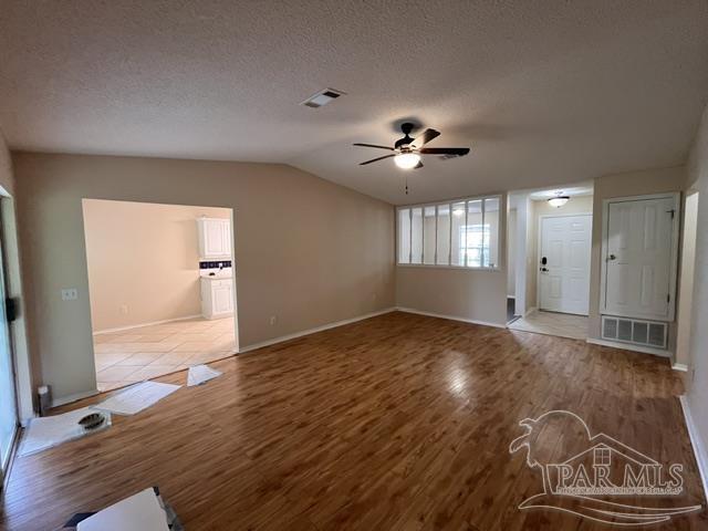 Building Photo - 5563 Chantilly Cir