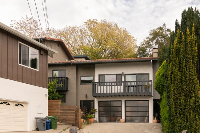 Building Photo - 5955 Fern St