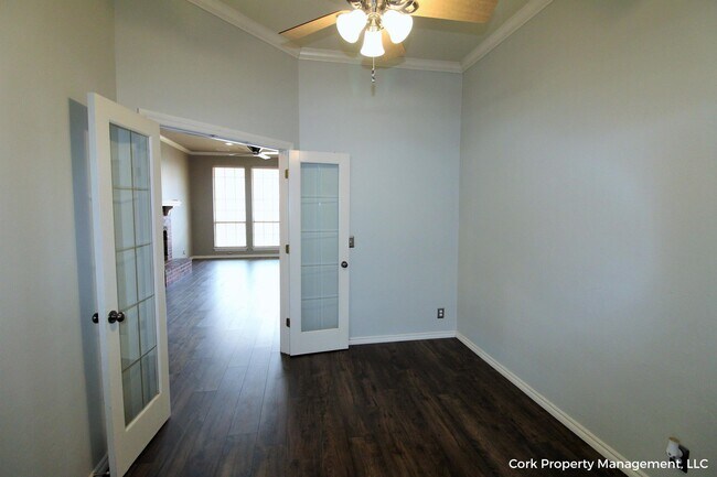 Building Photo - 2808 Stonebrook Ln