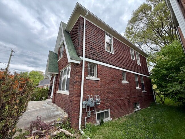 Foto del edificio - 9516 Wayburn St