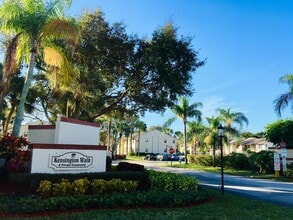 Building Photo - 6649 Somerset Dr