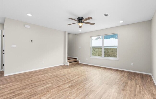 Building Photo - $2,000.00 Move-In-Special