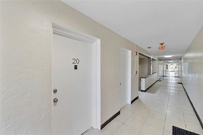 Foto del edificio - 395 SW 15th St
