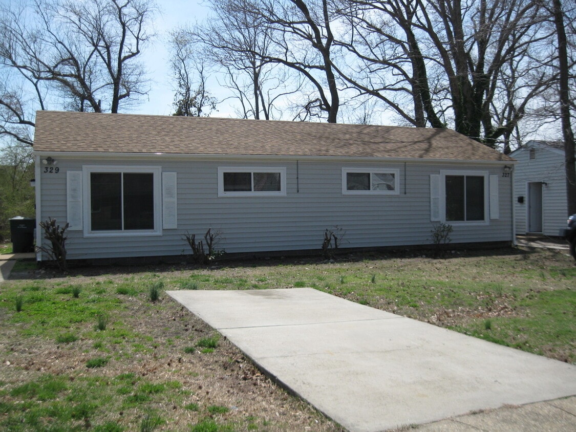 327/329 Woodview Ave - 327/329 Woodview Ave