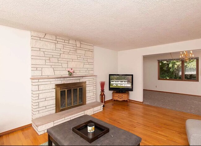 Foto del edificio - 8205 N Jefferson Dr