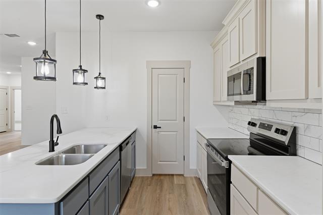 Building Photo - 425 Munson St