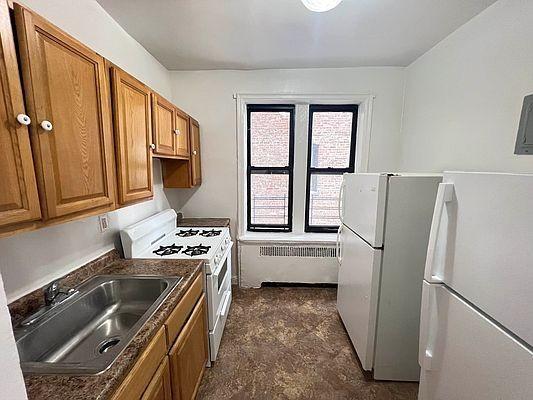 Foto del edificio - 1 bedroom in BRONX NY 10453