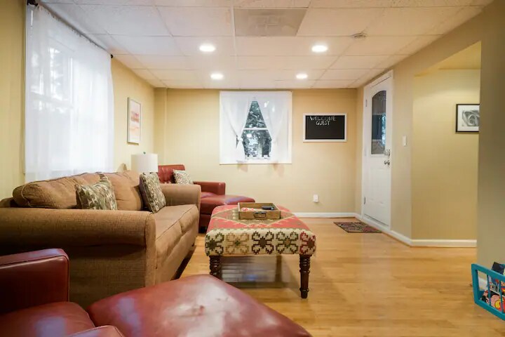 Primary Photo - 576 Wimbledon Rd NE