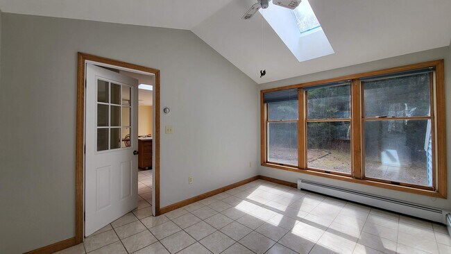 Building Photo - 16 Asher Ln