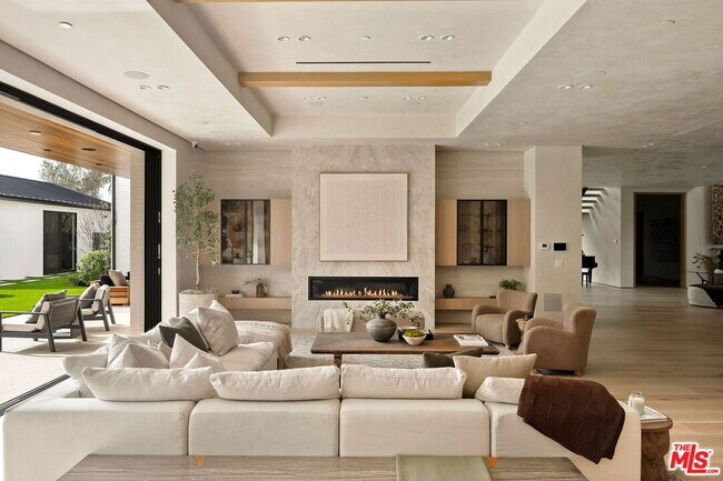 Foto del edificio - 10386 Strathmore Dr