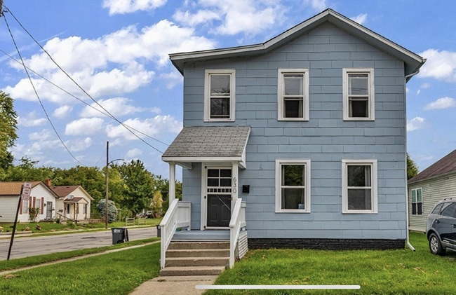 Building Photo - 630 Mulberry St