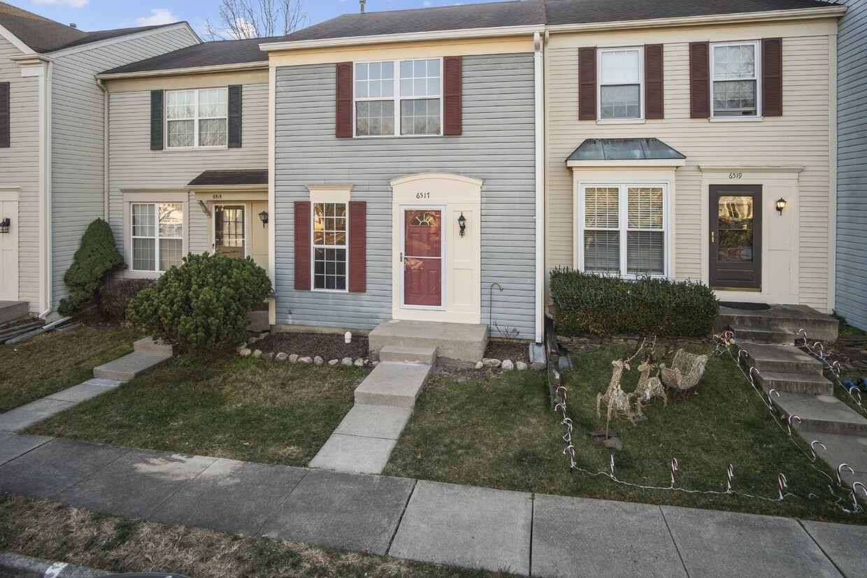 Primary Photo - A delightful two-story, 2-bed, 2.5-bath ho...