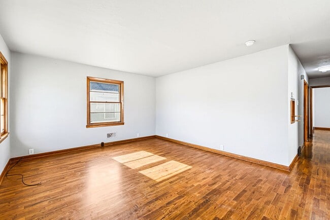 Building Photo - Updated 3-Bedroom Home with Attached Garage & Full Basement