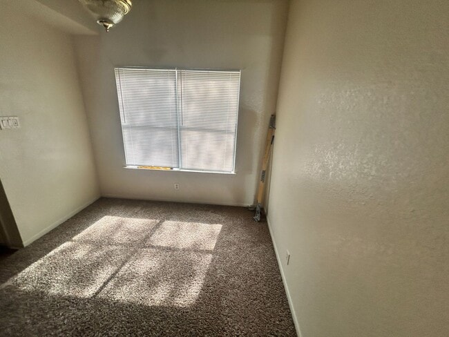 Foto del edificio - 1302 Opal Rd