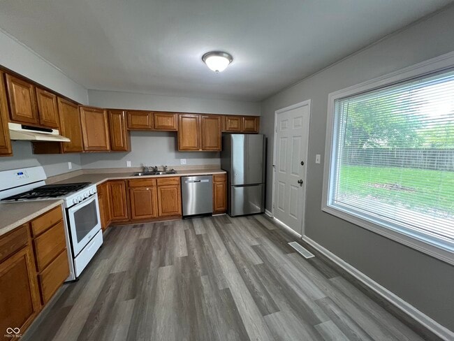 Building Photo - 223 Highwood Dr
