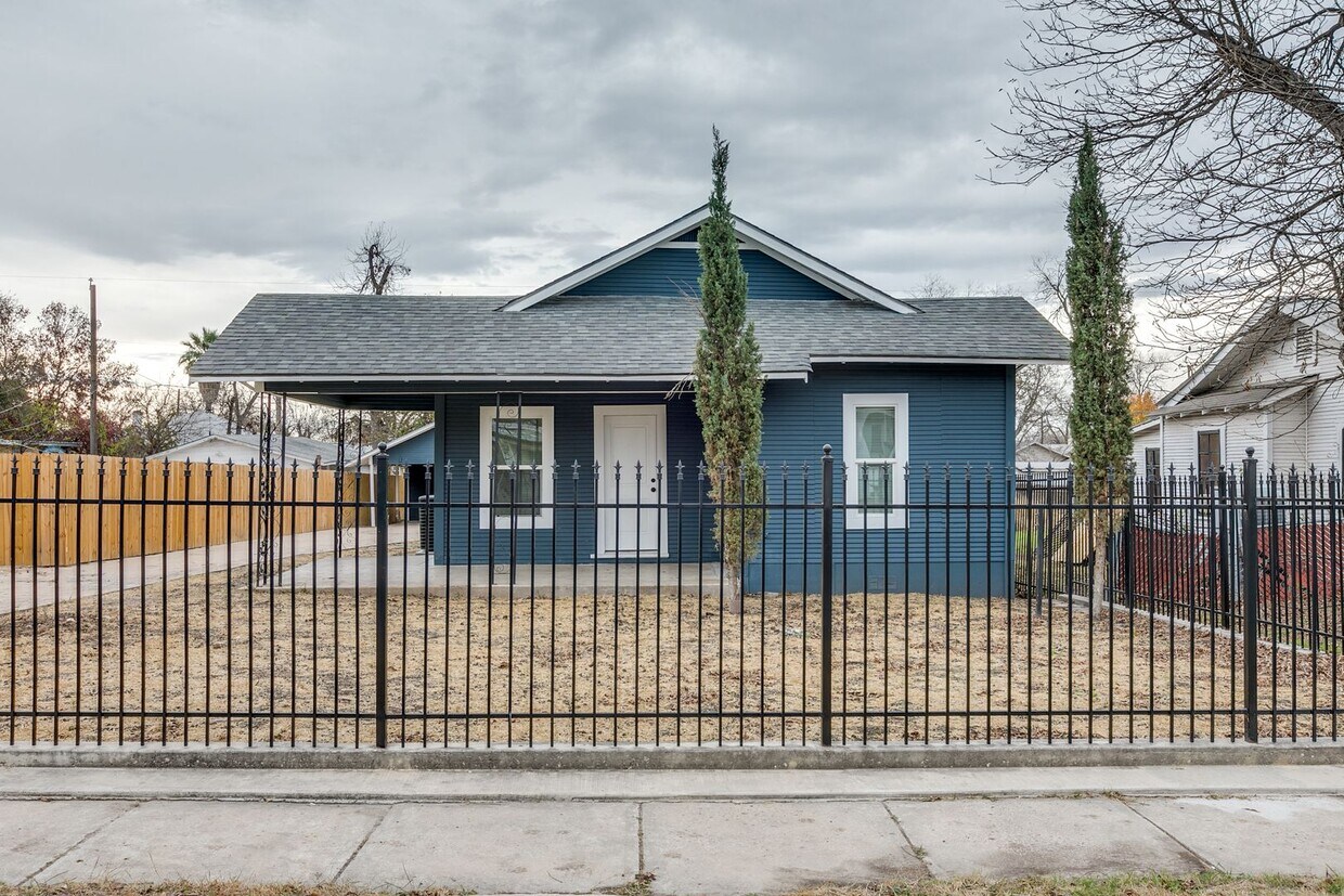 Primary Photo - RENOVATED 4-BEDROOM IN HOT WELLS