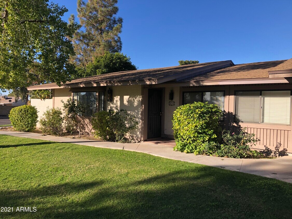 Foto principal - 1550 N Stapley Dr