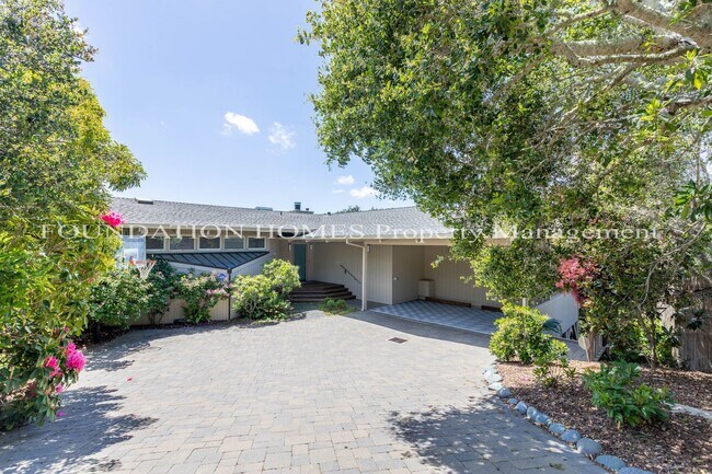 Building Photo - 5 br, 3.5 bath House - 41 Magdalena Ct.