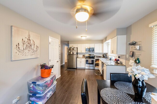 Foto del edificio - 4911 Spencer Ave