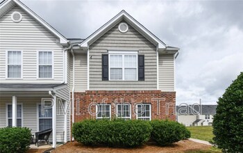 Building Photo - 116 Breezeway Ln