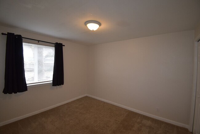 Building Photo - 3-Bedroom Home in Quiet Cul-De-Sac