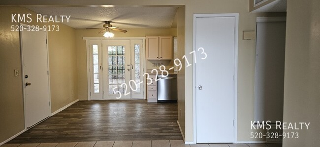 Foto del edificio - 3 Bedroom 2 Bath-7122 E Seattle Dr-OWNER/A...