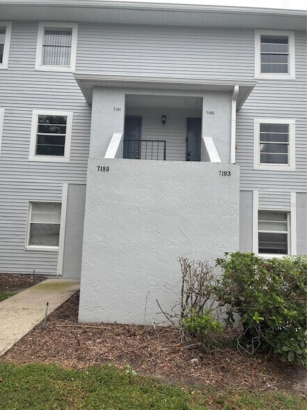 Foto principal - 7193 E Bank Dr
