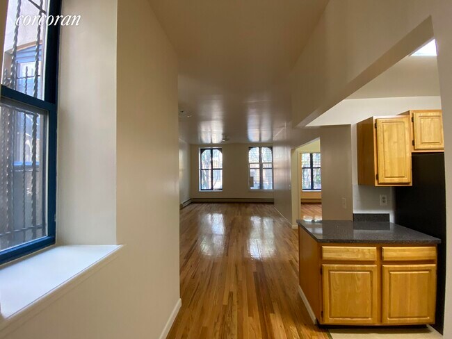 Building Photo - 38 W 129th St