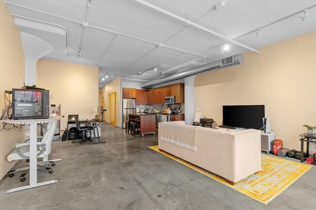 Building Photo - 2929 Chicago Avenue 1018