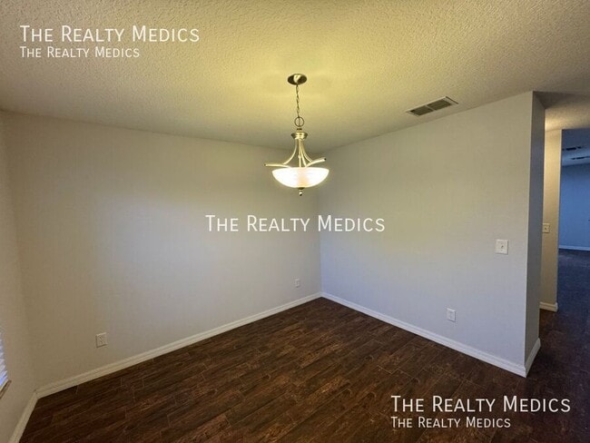 Foto del edificio - 1328 Karok St