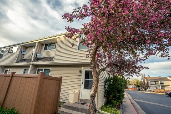 End Unit Townhome for Rent-move in ready N... - End Unit Townhome for Rent-move in ready N...