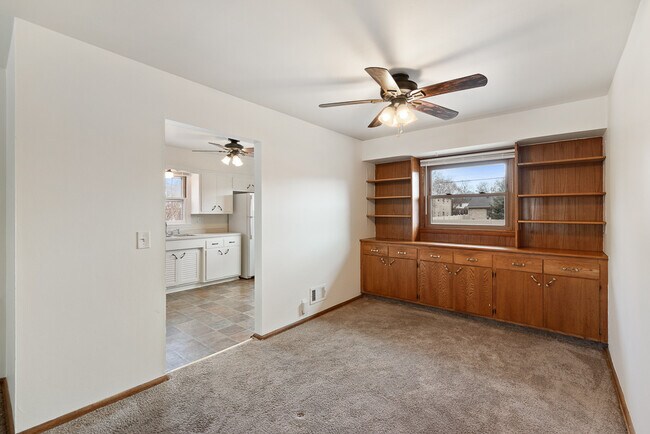 Building Photo - 3622 S 77th St
