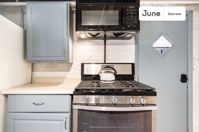 Foto del edificio - 3618 Warren St NW
