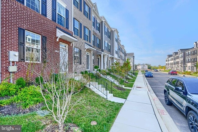 Foto del edificio - 2718 Lanham Hill Cir