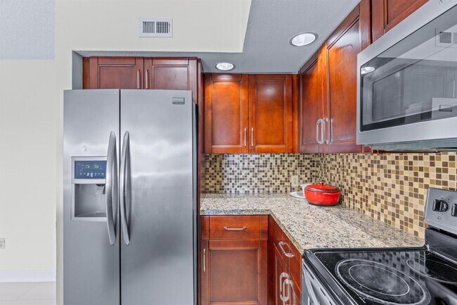 Foto del edificio - 1401 Village Blvd