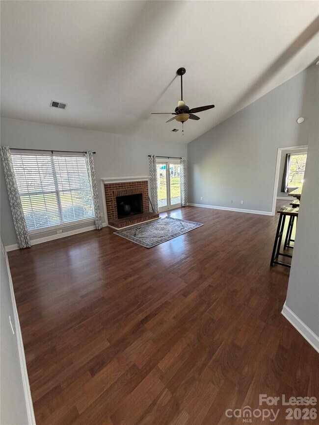 Foto del edificio - 8539 Albury Walk Ln