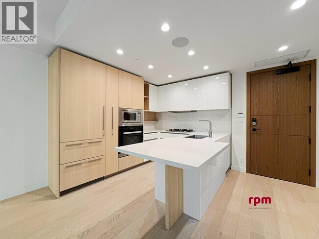 Photo du bâtiment - 6811-6811 Pearson Wy