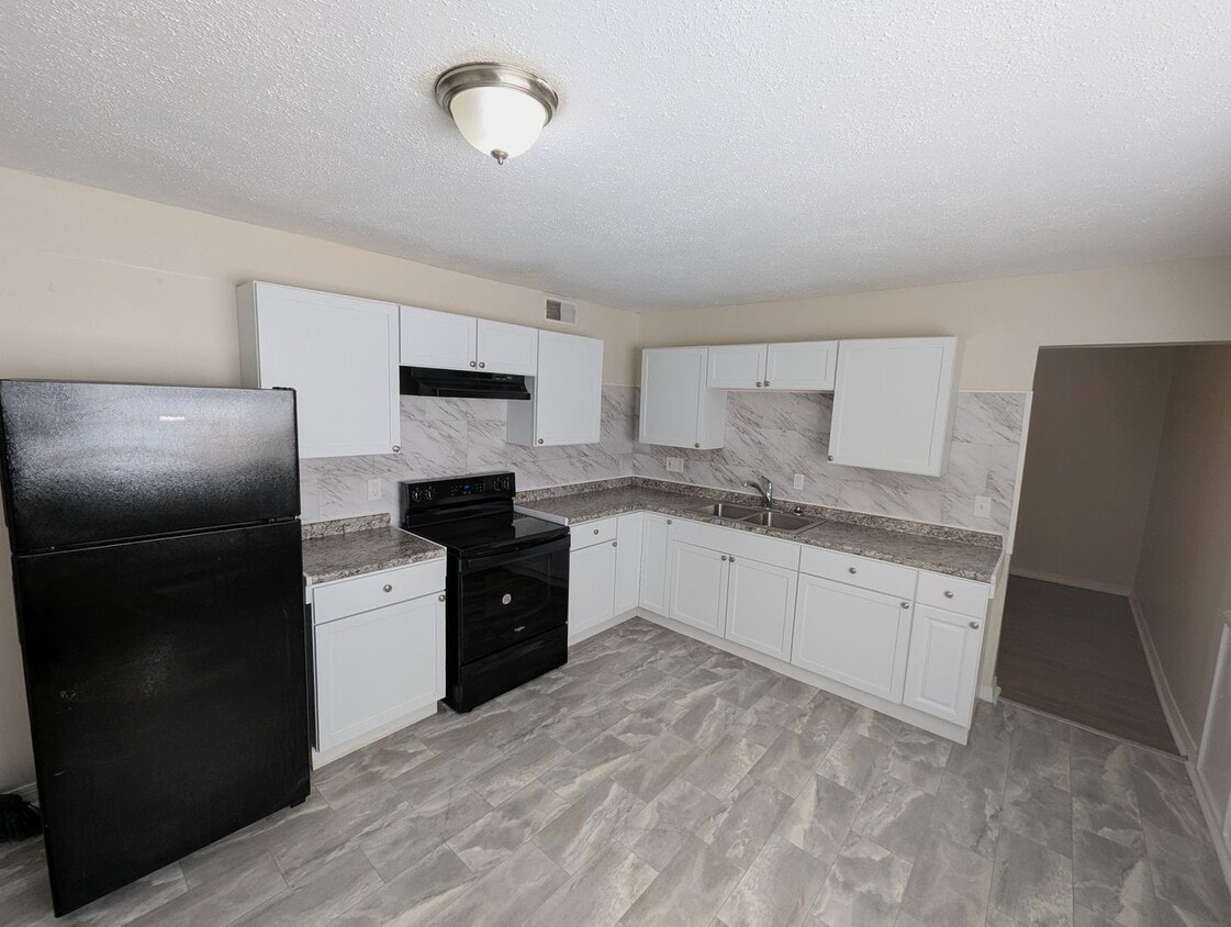 Primary Photo - Room to Dream: Spacious 3-Bed in Spanish Lake