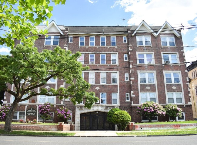 Building Photo - Blair Tudor