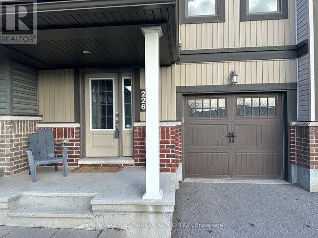 Building Photo - 226 Halyard Way