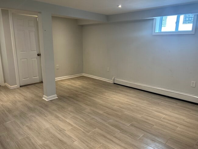 Building Photo - 67 Yarwood St