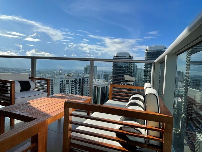 Foto del edificio - 1100 S Miami Ave